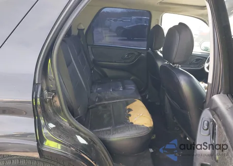 2005 Ford Escape Limited z USA, uszkodzony, nr VIN 1FMCU04125KB02489